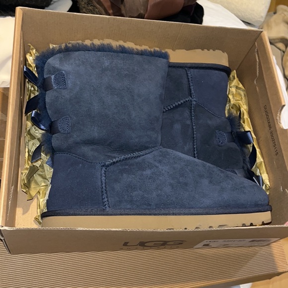 ugg bailey bow navy - Picture 3 of 7